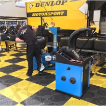 На машини за гуми TWIN BUSCH разчитат и  Dunlop Motorsport 